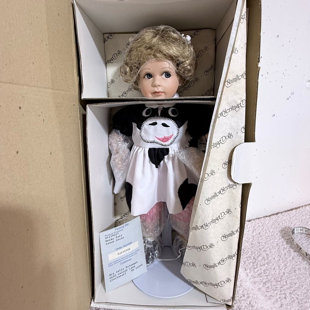 Hamilton Collection Becky Porcelain Doll Bets van Boxel Heritage Dolls 1993 Cow